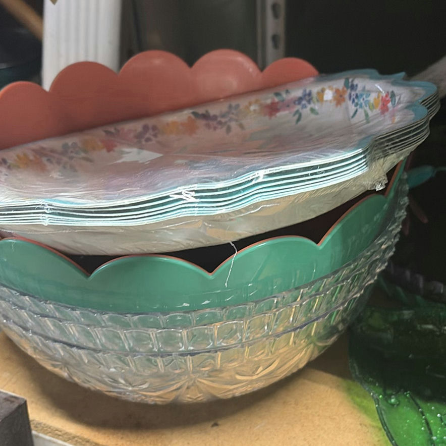 Assorted Glassware and Decorative Dishes - image 5 of 8