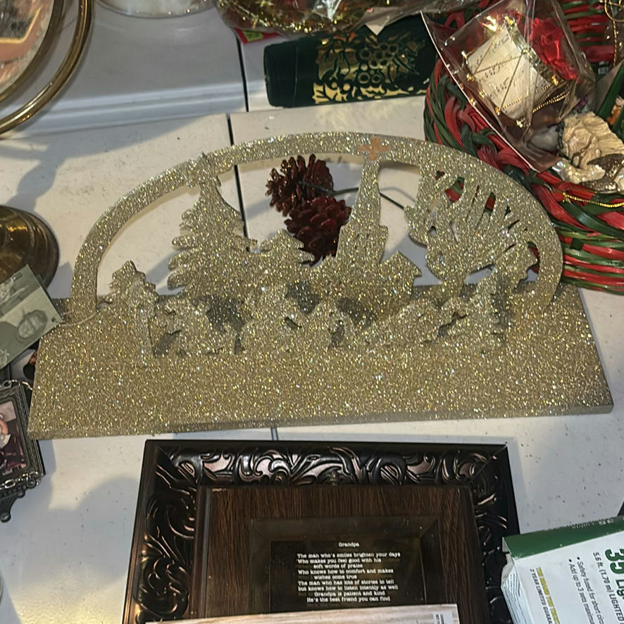 Assorted Christmas and Holiday Decor Items - image 11 of 11