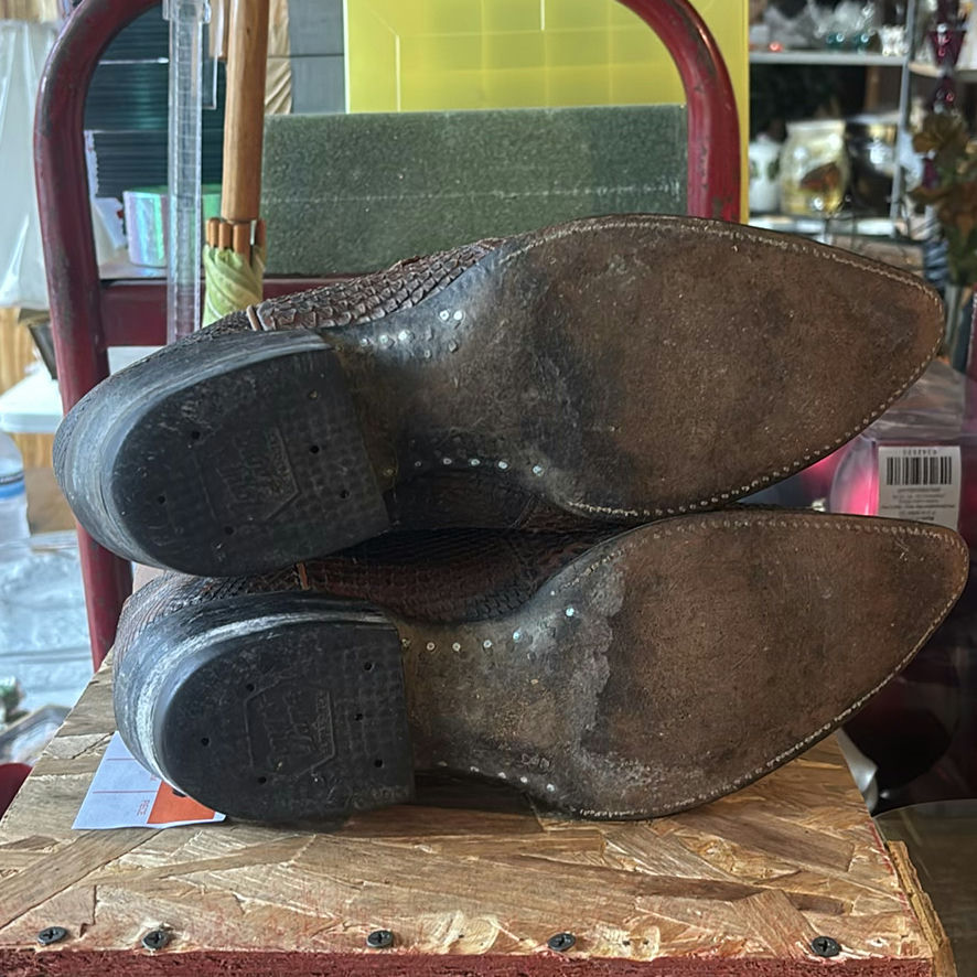 Snake-skin Western boots with a white cowboy hat - image 5 of 7
