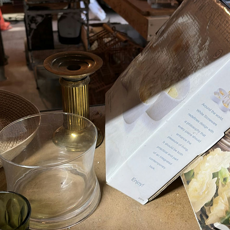 Mixed home decor and kitchenware collection - image 5 of 10