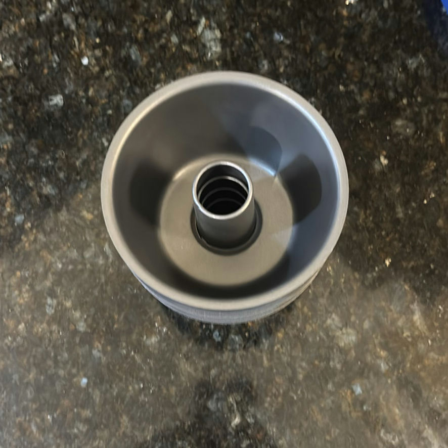 Assorted bakeware and kitchen accessories - image 2 of 16
