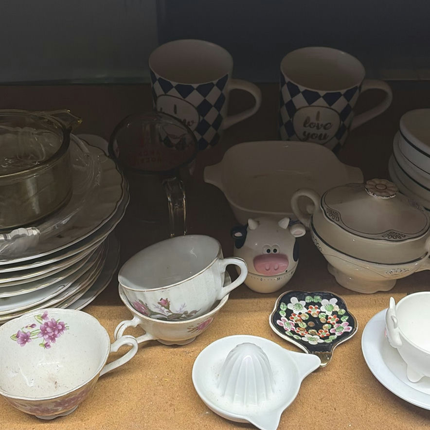 Assorted teacups, bowls, plates and glassware - image 4 of 7