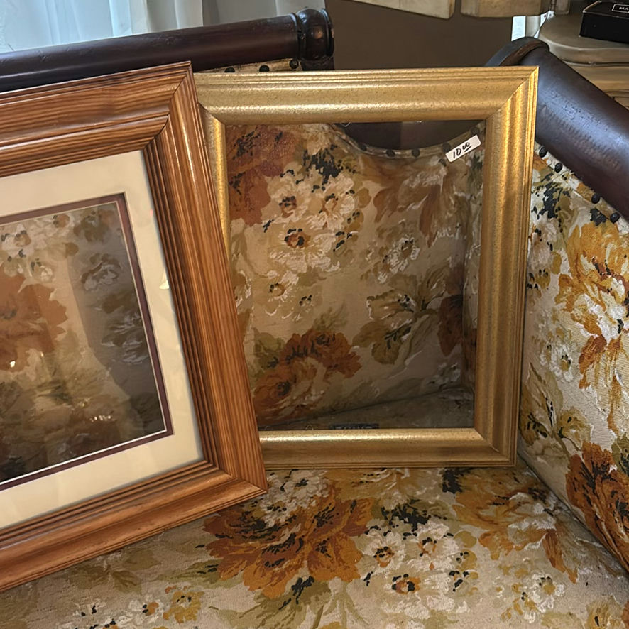 Assorted framed art and picture frames - image 3 of 7