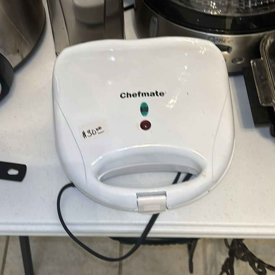 Assorted kitchen appliances, cookware, and gadgets - image 4 of 19