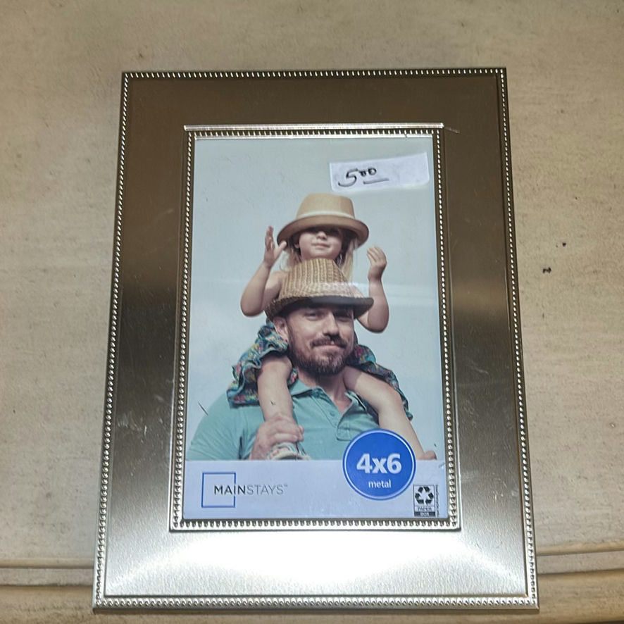 Assorted Picture Frames - image 7 of 8