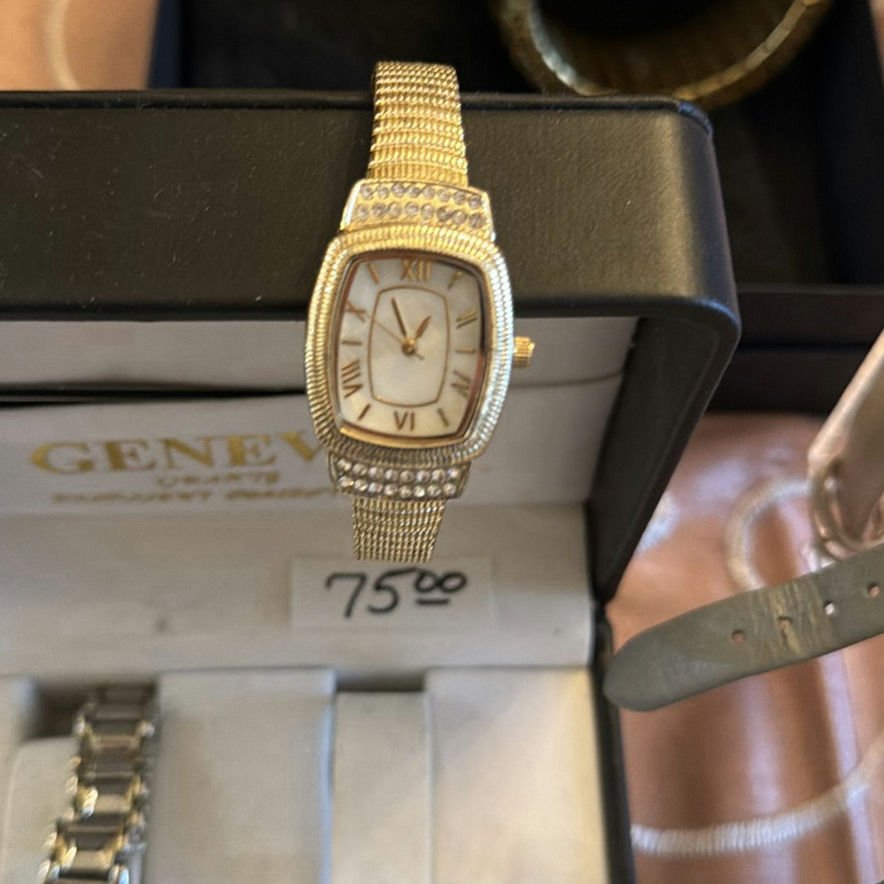 Assorted Watches and Jewelry - image 7 of 8