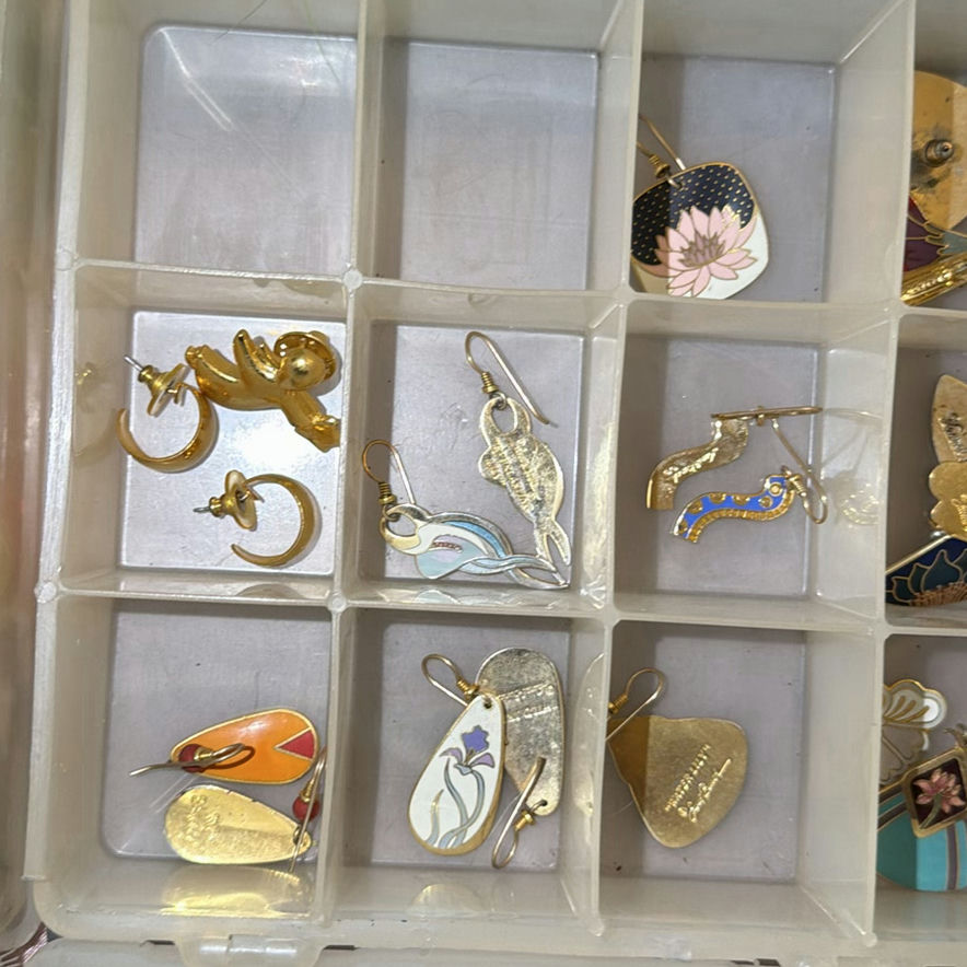 Assorted jewelry collection: earrings, bracelets, brooches, and pendants - image 9 of 13