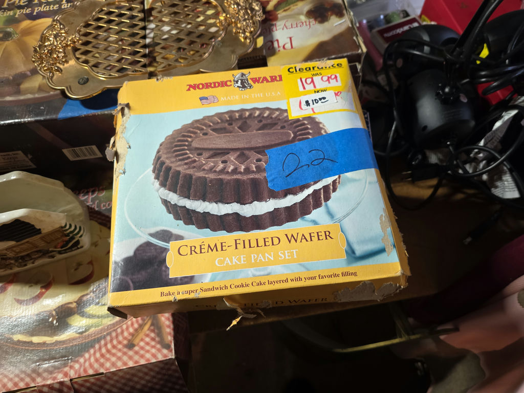 Pie Holders And Decor - image 8 of 9