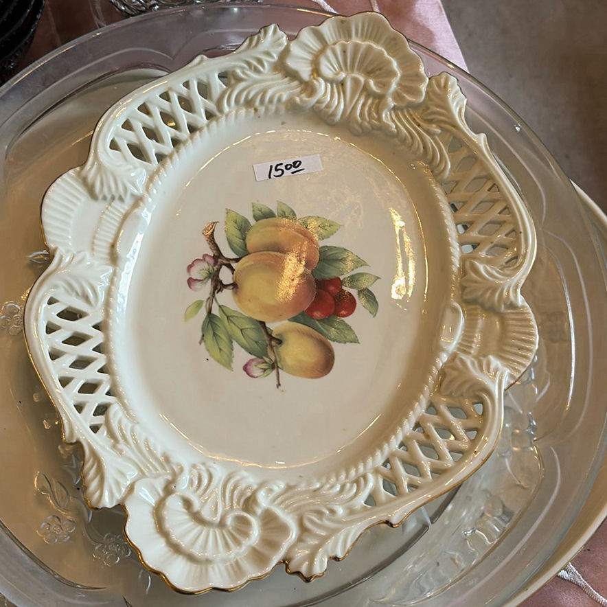 Assorted glassware and ceramic dinnerware - image 4 of 9