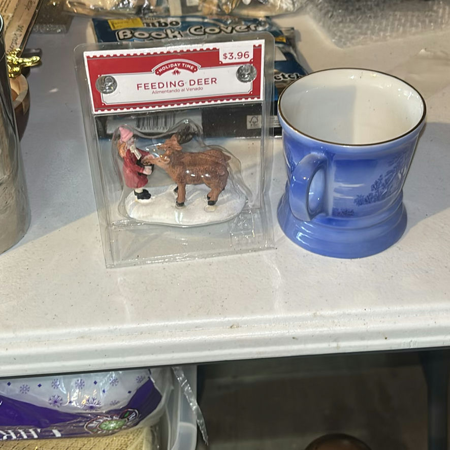 Assorted Christmas and Holiday Decor Items - image 8 of 11
