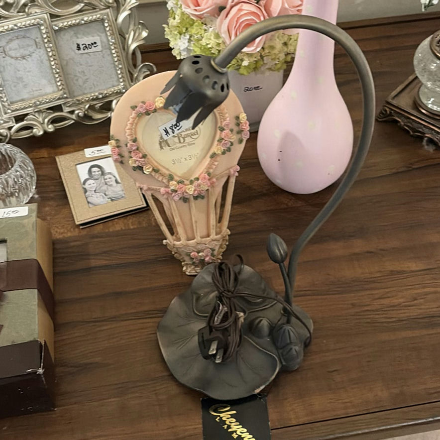 Assorted decorative home items - image 3 of 8