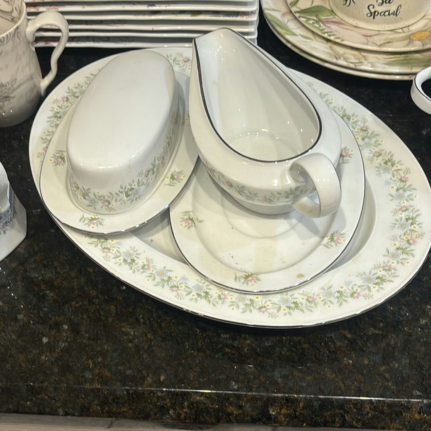 Assorted floral dinnerware and kitchenware - image 4 of 21