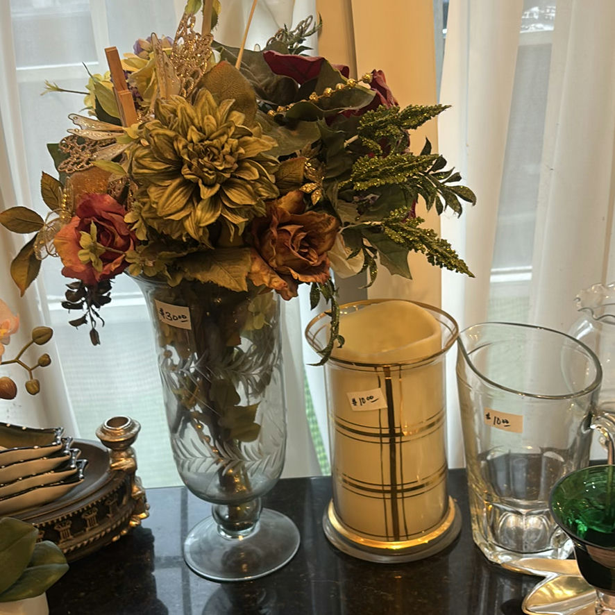 Assorted Kitchenware and Decorative Glassware - image 13 of 18