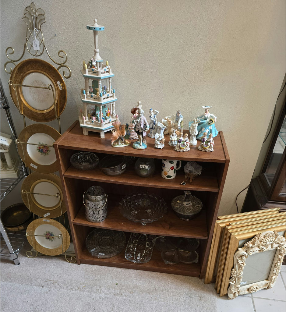 Decor - image 1 of 5