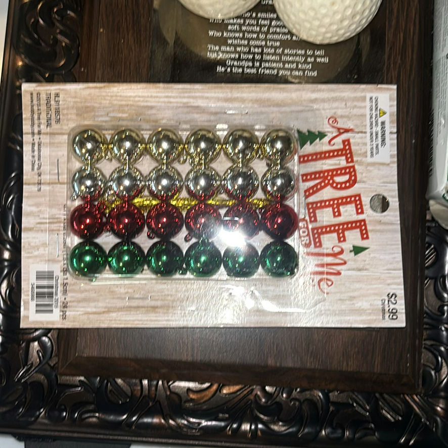 Assorted Christmas and Holiday Decor Items - image 10 of 11