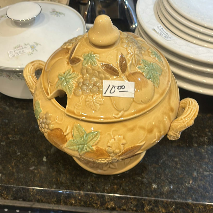 Assorted floral dinnerware and kitchenware - image 12 of 21