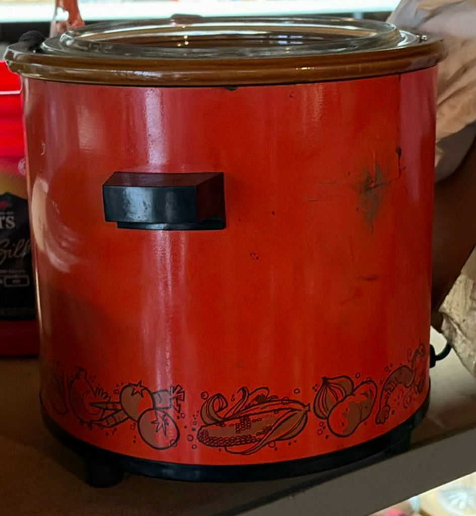 Assorted Kitchenware and Small Appliances - image 8 of 8