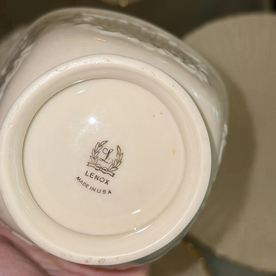 Lenox porcelain dinnerware collection with gold trim - image 12 of 27