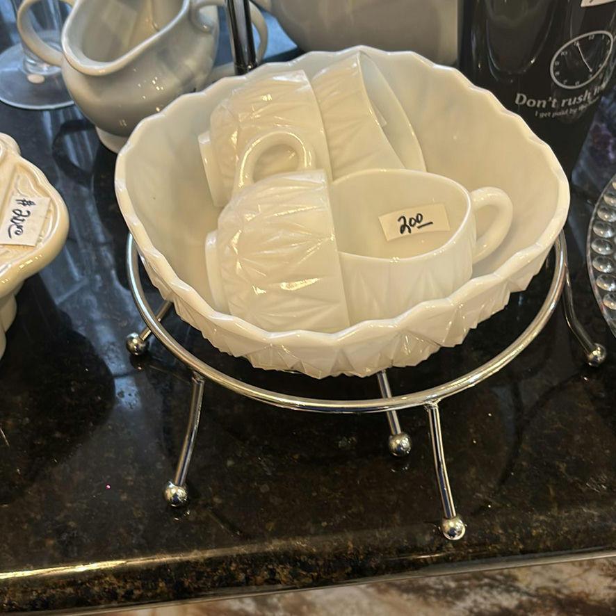 Assorted Glassware, Dishes, and Kitchen Accessories - image 4 of 20