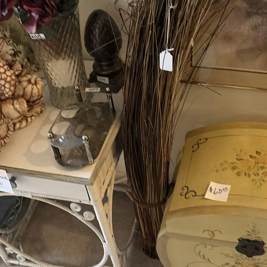 Decorative home accents set - image 9 of 12