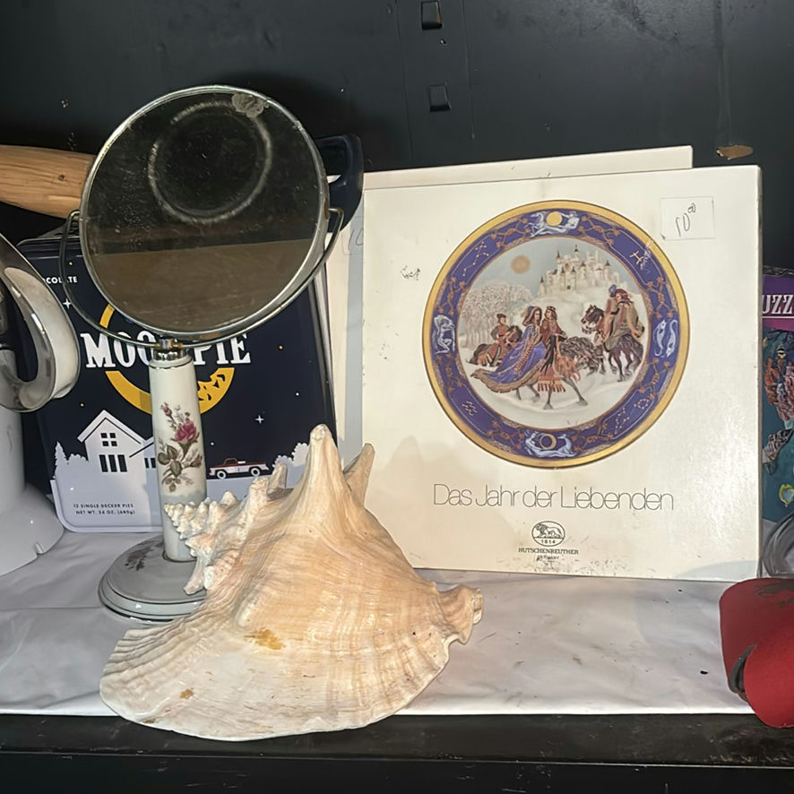 Assorted vintage decor and kitchenware - image 2 of 9