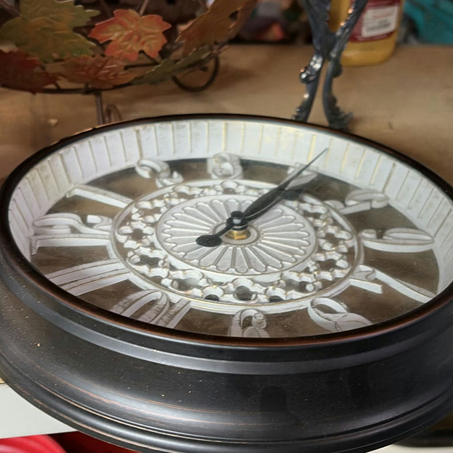 Assorted Home Decor and Textile Accessories - image 9 of 9