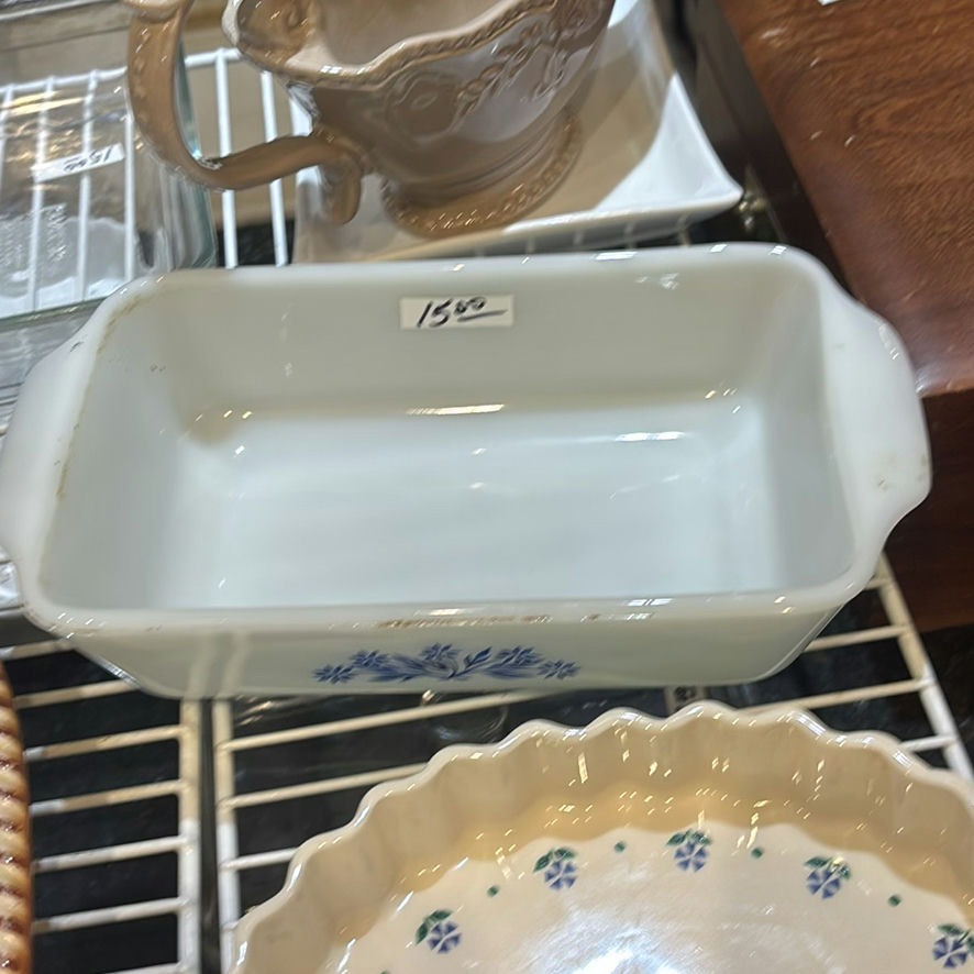 Assorted ceramic and glass kitchenware - image 8 of 11