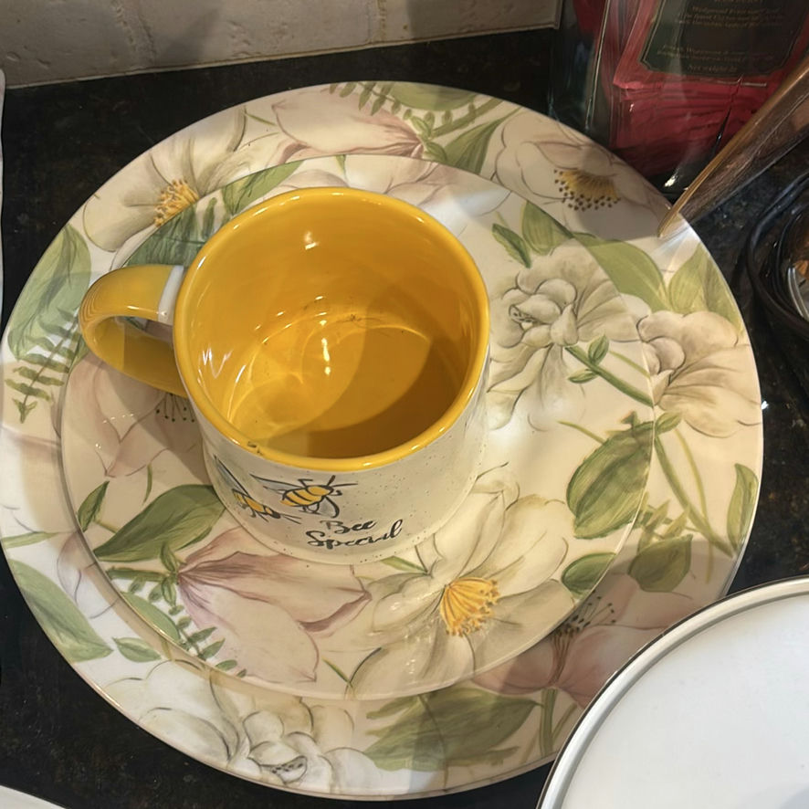 Assorted floral dinnerware and kitchenware - image 8 of 21