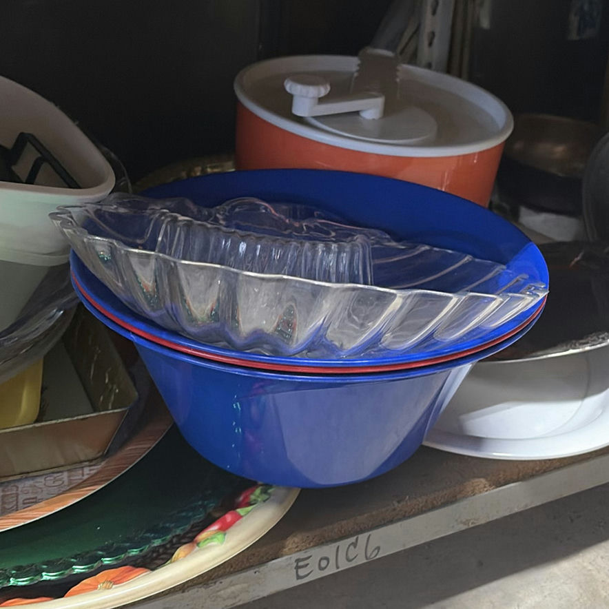 Assorted Kitchenware and Bakeware - image 3 of 4