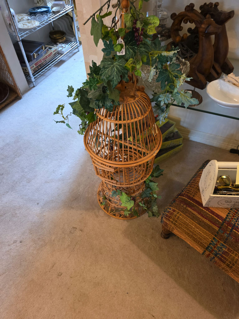 Glassware/ Decor - image 6 of 7