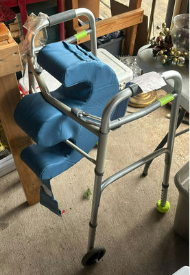 Blue pad and walker with metal frame - Image 1 of 4