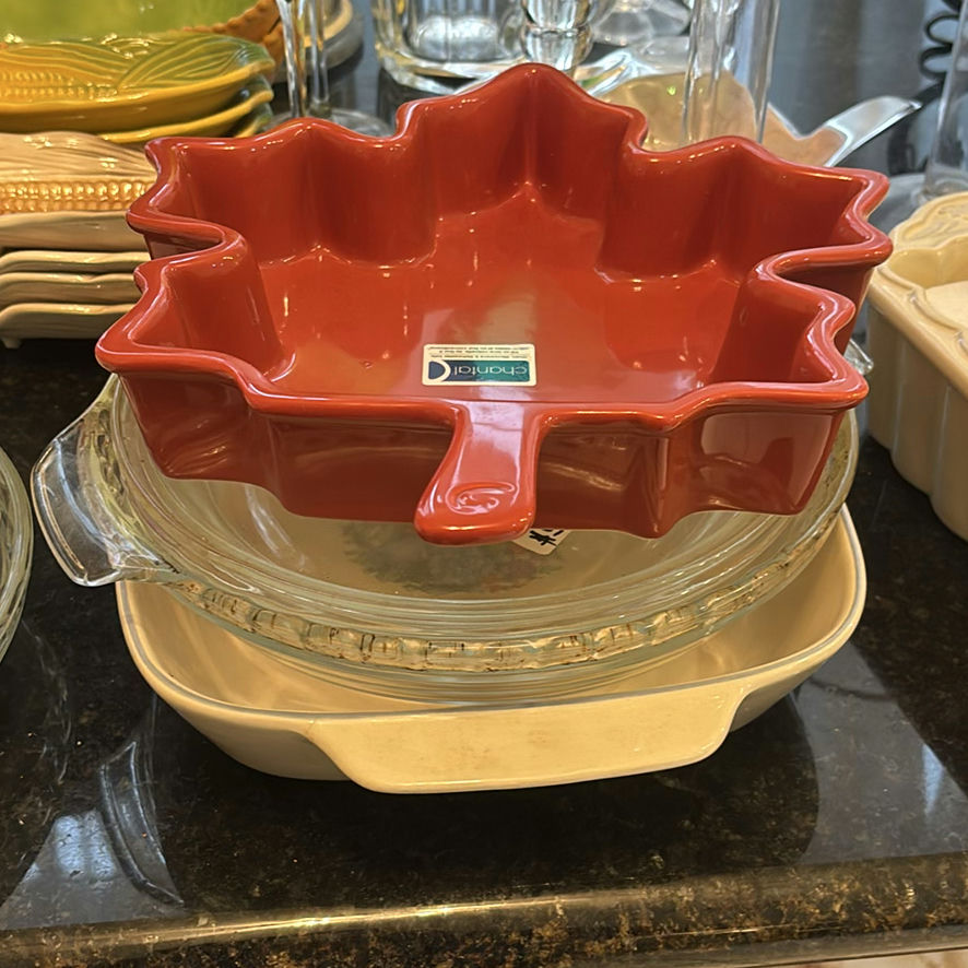 Assorted Kitchenware and Decorative Glassware - image 5 of 18