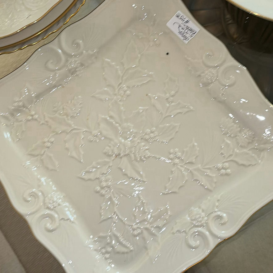 Lenox porcelain dinnerware collection with gold trim - image 25 of 27