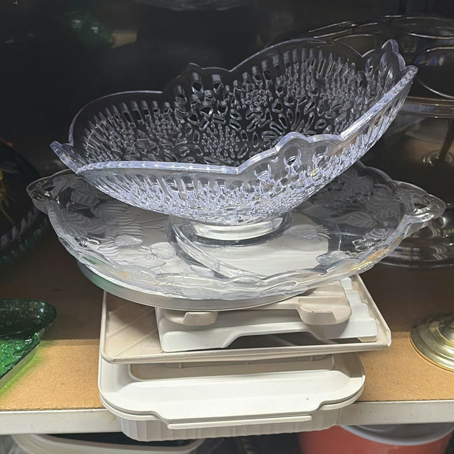 Assorted Glassware and Decorative Dishes - image 2 of 8