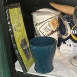 Assorted vintage decor and kitchenware - thumbnail 3 of 9