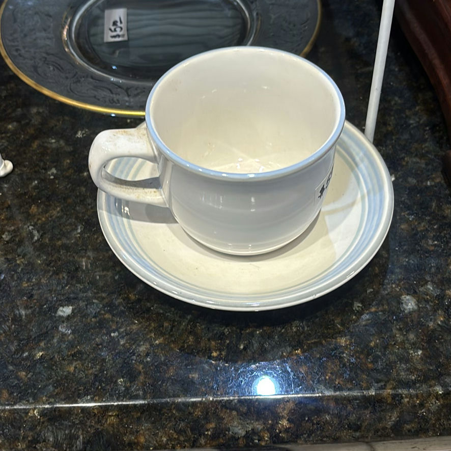 Assorted ceramic and glass kitchenware - image 3 of 11