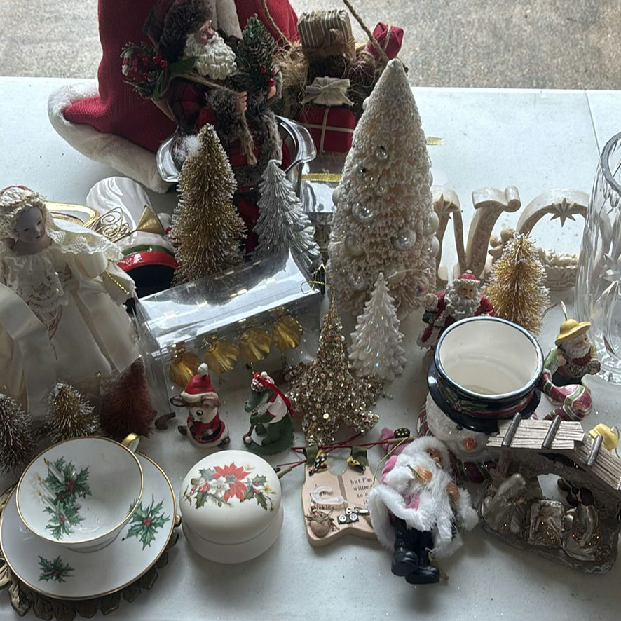 Assorted Christmas Decorations and Ornaments - image 4 of 9