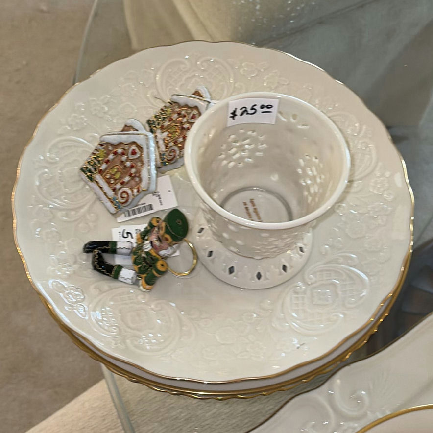 Lenox porcelain dinnerware collection with gold trim - image 22 of 27
