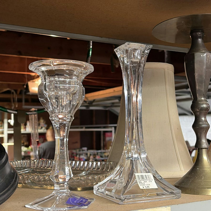 Assorted glassware and home decor items - image 8 of 11