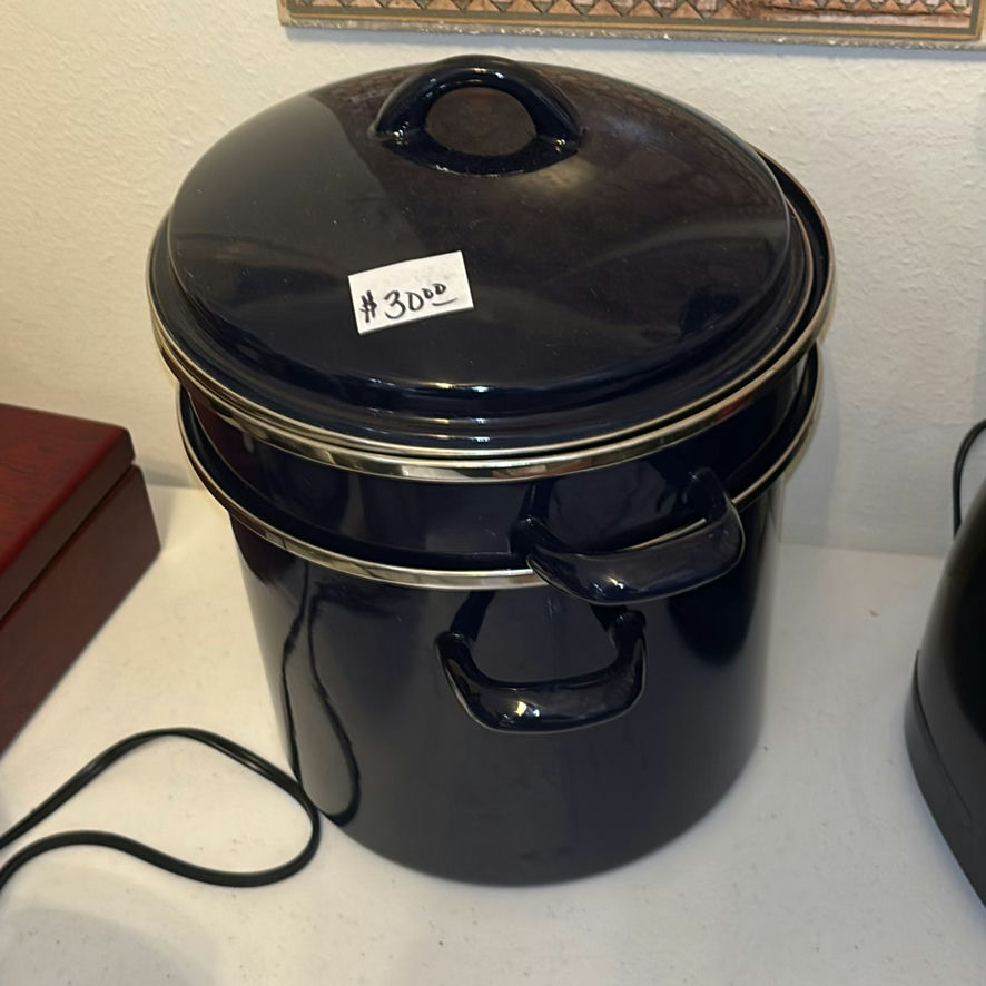 Assorted kitchen appliances, cookware, and gadgets - image 16 of 19