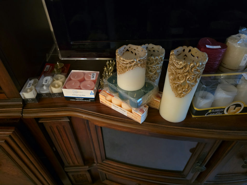 Candles And Decor - image 8 of 9
