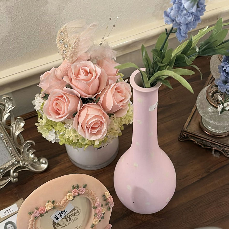 Assorted decorative home items - image 6 of 8