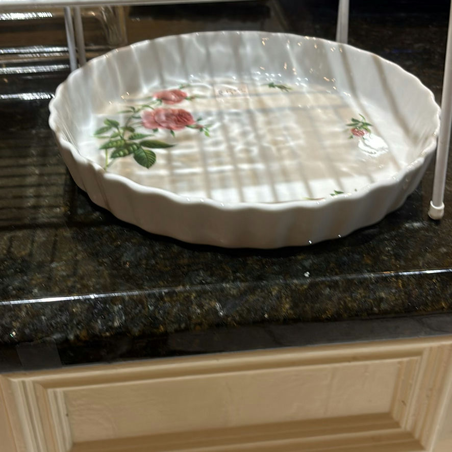 Assorted ceramic and glass kitchenware - image 11 of 11