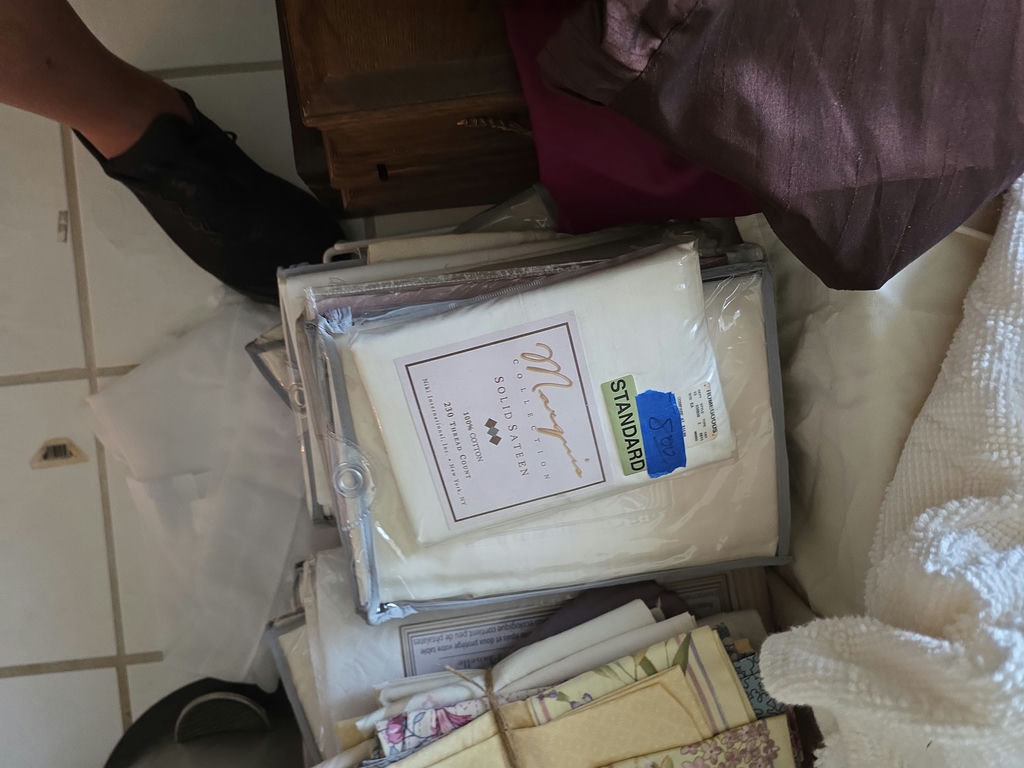 Bedding, Sheets And Jewelry Boxes - image 13 of 20
