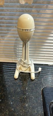 Vintage kitchenware and decor collection - Image 1 of 9
