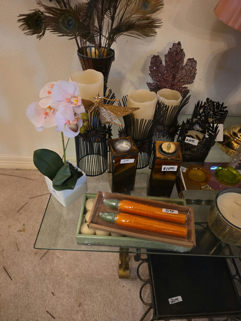 Decor - image 2 of 6