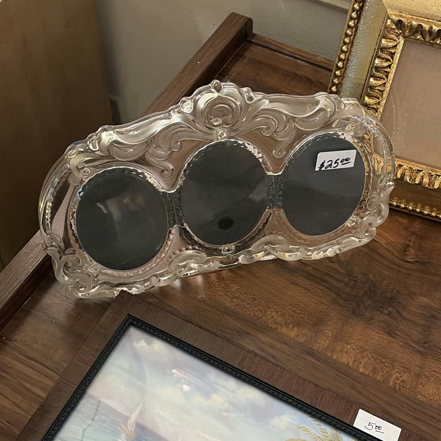Assorted decorative frames, wall art, and sculptural accents - image 3 of 6