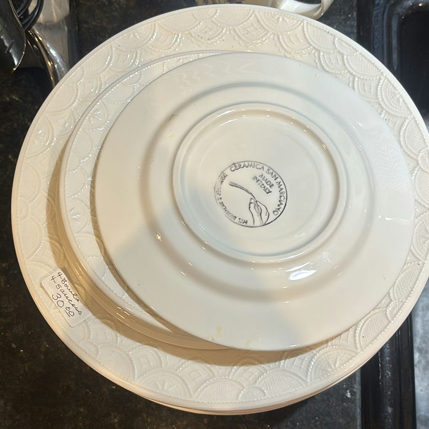 Assorted floral dinnerware and kitchenware - image 16 of 21
