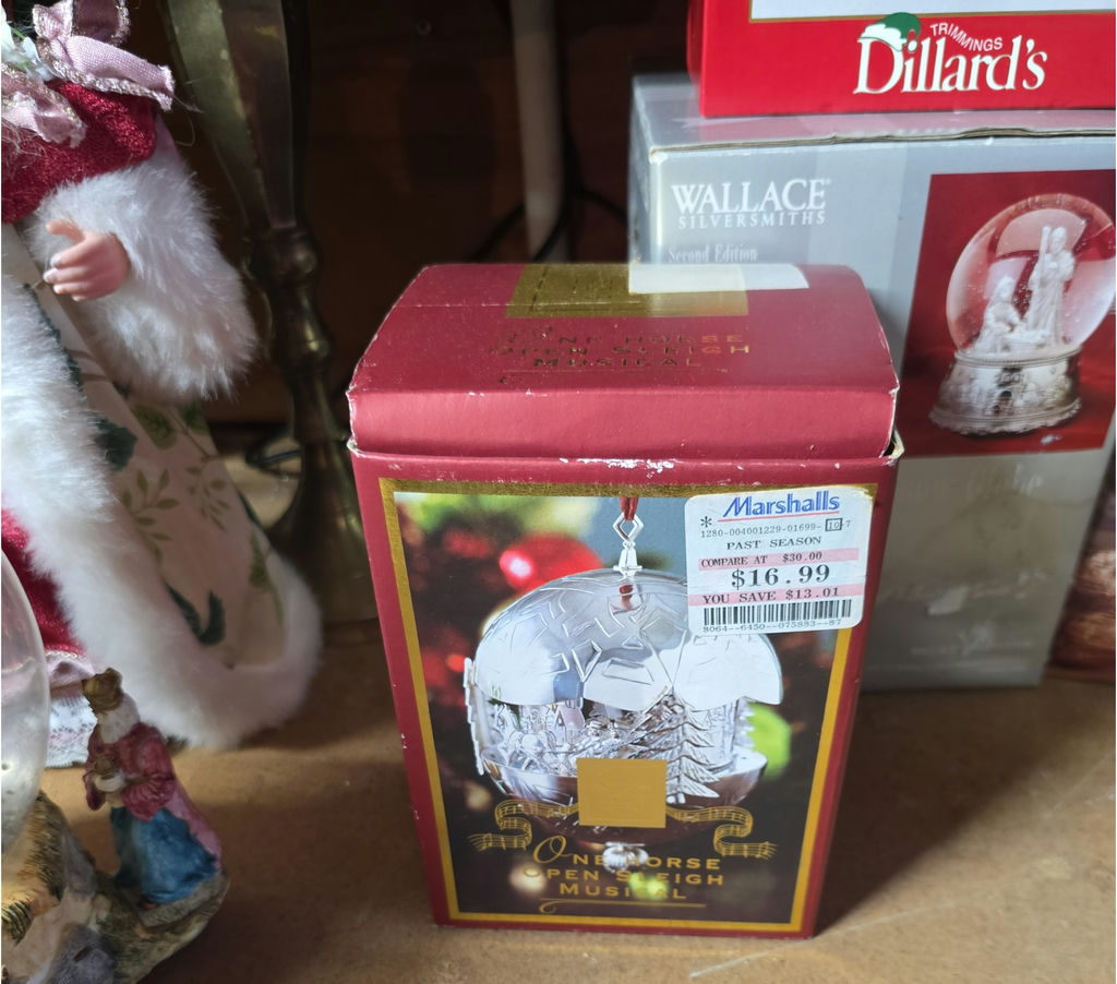 Christmas decorations and boxed ornaments collection - image 8 of 10