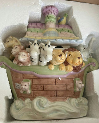 Hand-painted Noah's Ark figurine - Image 1 of 6